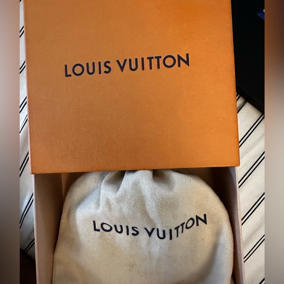 Louis Vuitton reversible Leather Belt - Picture 4 of 7